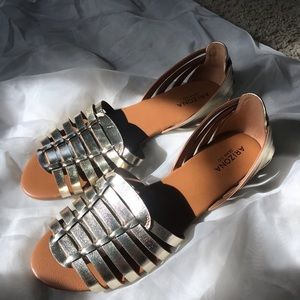 Arizona Women’s Sandals Size 9.5 (Like New)
